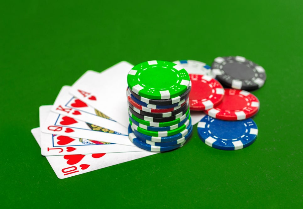 7 Advantages of Gambling at Online Casinos